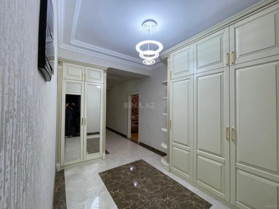 Kirayə verilir 3 otaqlı mənzil 120 m²