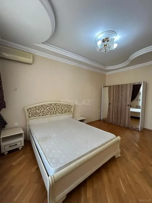 Kirayə verilir 2 otaqlı mənzil 110 m²