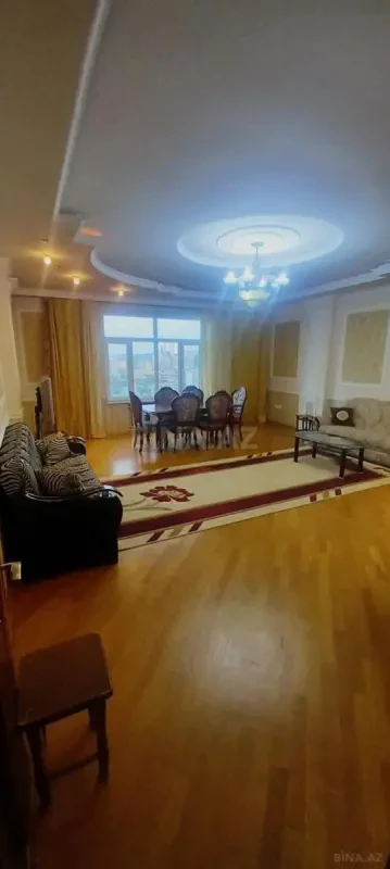 Kirayə verilir 3 otaqlı mənzil 140 m²