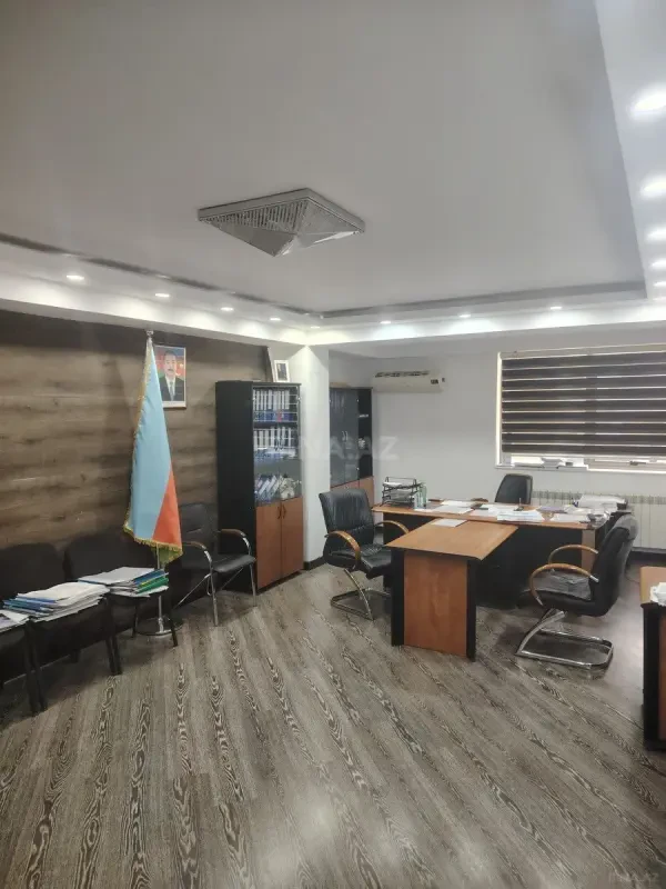 Kirayə verilir 7 otaqlı ofis 250 m²