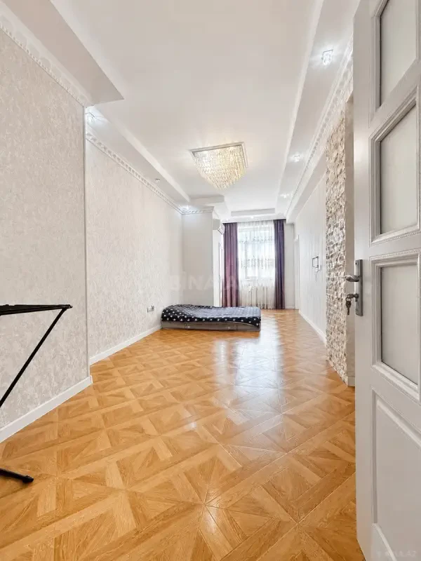 Satılır 3 otaqlı mənzil 96 m²