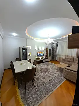 Satılır 3 otaqlı mənzil 130 m² — Bakı, İnşaatçılar 3 otaq 130.00 m²