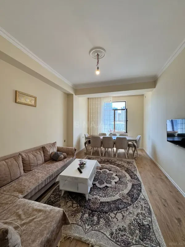 Satılır 4 otaqlı mənzil 128 m²