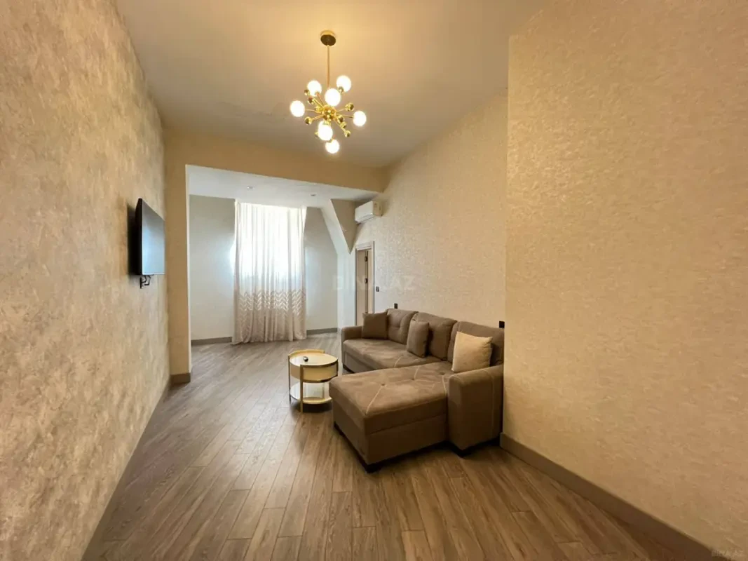 Kirayə verilir 3 otaqlı mənzil 142 m²