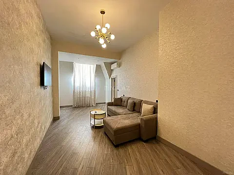 Kirayə verilir 3 otaqlı mənzil 142 m² — Bakı 3 otaq 142.00 m²