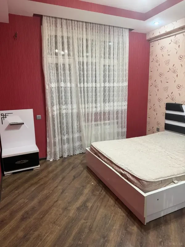 Kirayə verilir 2 otaqlı mənzil 86 m²