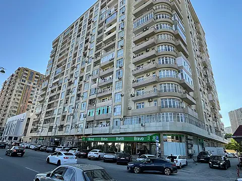 Satılır 4 otaqlı mənzil 150 m² — Bakı, İnşaatçılar 4 otaq 150.00 m²