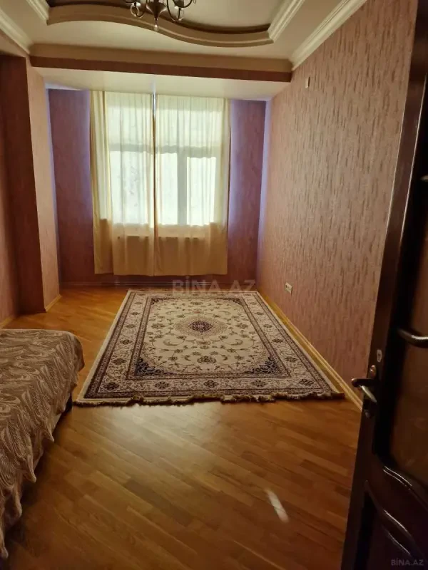Kirayə verilir 3 otaqlı mənzil 150 m²
