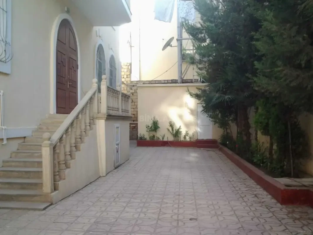 Kirayə verilir 7 otaqlı həyət evi 750 m²