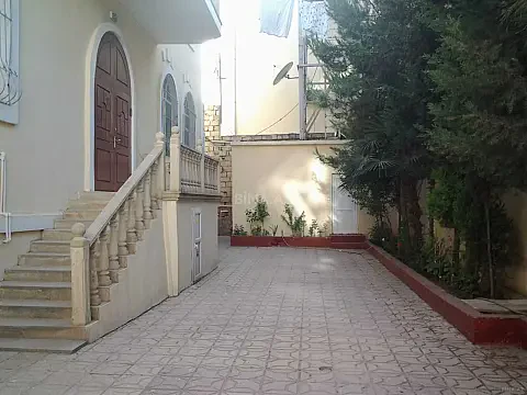 Kirayə verilir 7 otaqlı həyət evi 750 m² — Bakı 7 otaq 750.00 m²