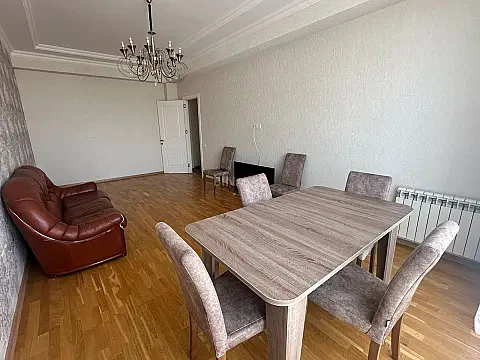 Kirayə verilir 2 otaqlı mənzil 79 m² — Bakı, İnşaatçılar 2 otaq 79.00 m²