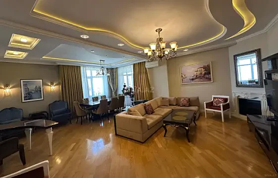 Kirayə verilir 3 otaqlı mənzil 190 m² — Bakı 3 otaq 190.00 m²