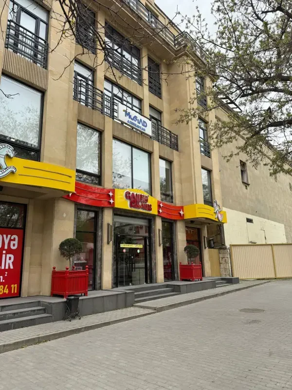 Kirayə verilir obyekt 310 m²