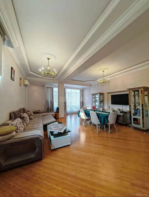Kirayə verilir 3 otaqlı mənzil 160 m²