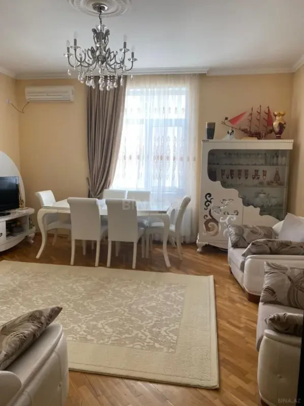 Satılır 2 otaqlı mənzil 85 m²