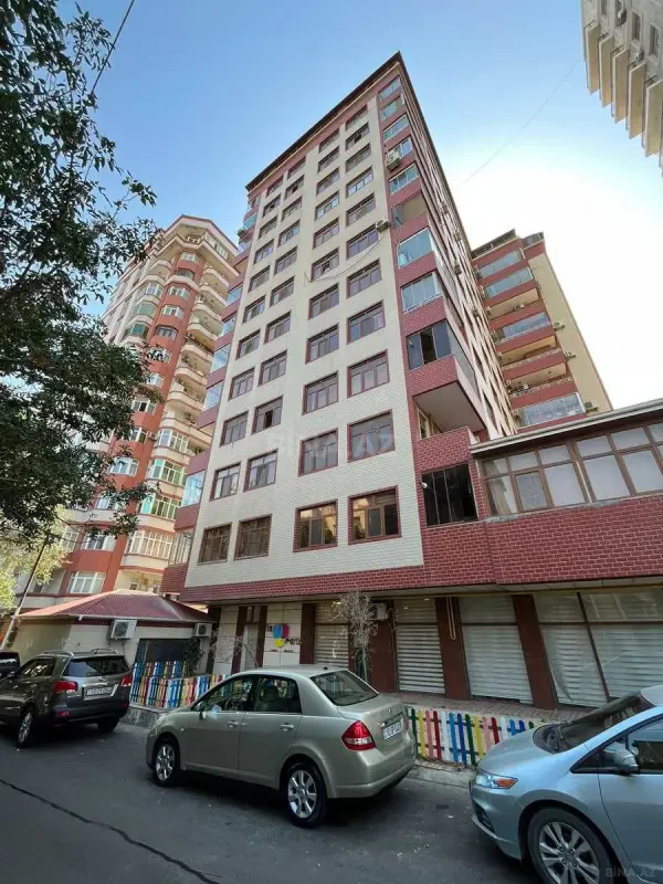 Kirayə verilir 3 otaqlı mənzil 150 m²