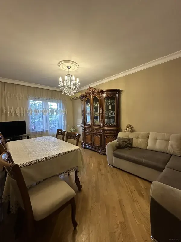 Kirayə verilir 4 otaqlı mənzil 110 m²