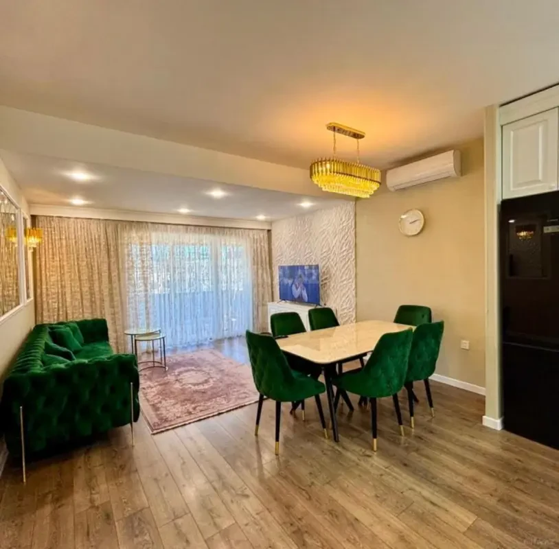 Satılır 3 otaqlı mənzil 110 m²