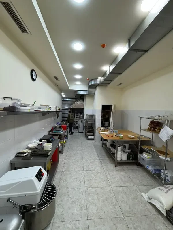 Kirayə verilir obyekt 160 m²