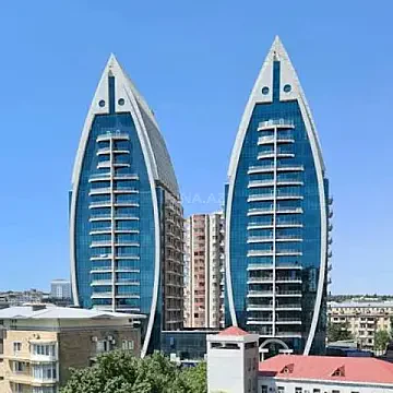 Kirayə verilir 3 otaqlı mənzil 120 m² — Bakı 3 otaq 120.00 m²