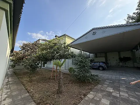 Kirayə verilir 9 otaqlı həyət evi 500 m² — Bakı, Badamdar 9 otaq 500.00 m²