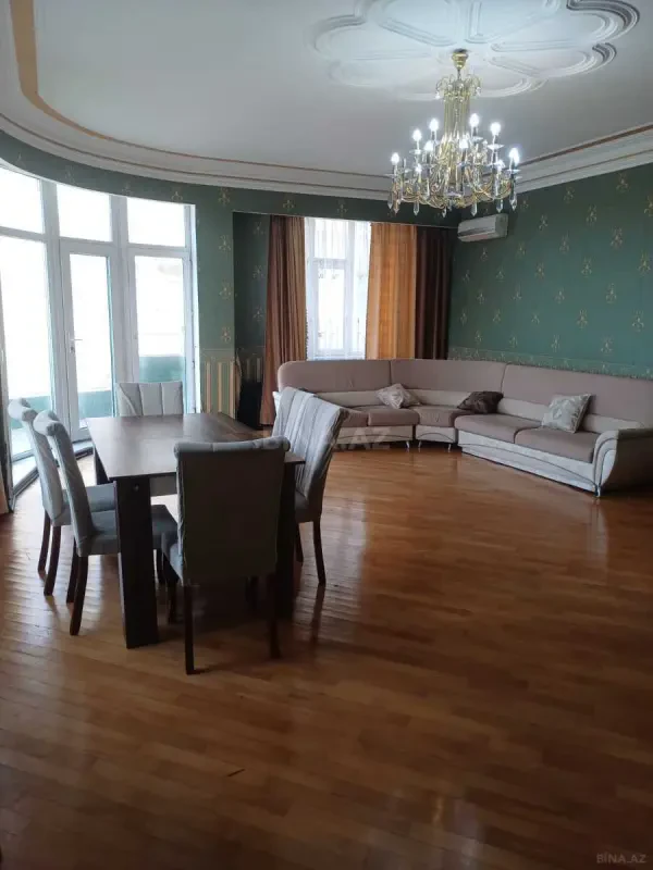 Kirayə verilir 2 otaqlı mənzil 130 m²