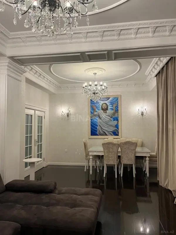 Kirayə verilir 4 otaqlı mənzil 130 m²