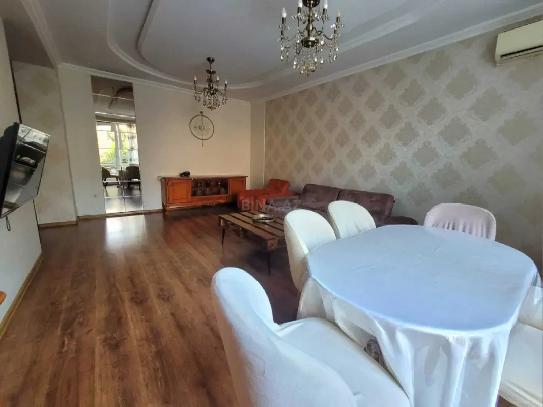 Satılır 5 otaqlı həyət evi 200 m²