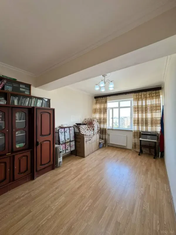 Satılır 3 otaqlı mənzil 110 m²
