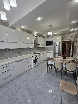 Kirayə verilir 3 otaqlı mənzil 127 m² — Bakı, Memar Əcəmi yanı 3 otaq 127.00 m²