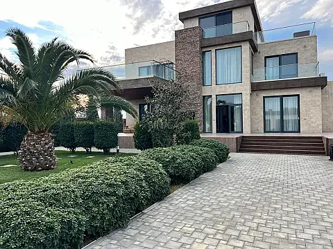 Kirayə verilir 7 otaqlı həyət evi 800 m² — Bakı, Mərdəkan 7 otaq 800.00 m²