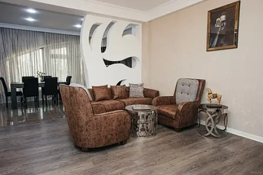 Kirayə verilir 3 otaqlı mənzil 170 m² — Bakı, Nizami 3 otaq 170.00 m²