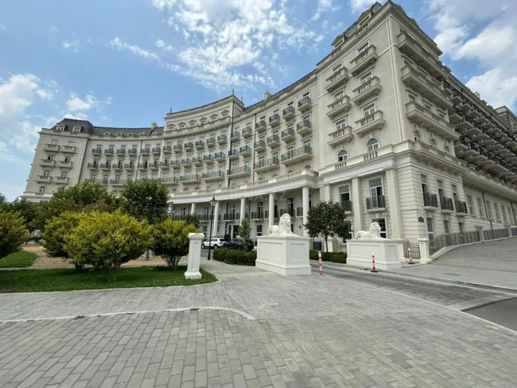 Kirayə verilir 2 otaqlı mənzil 57 m²