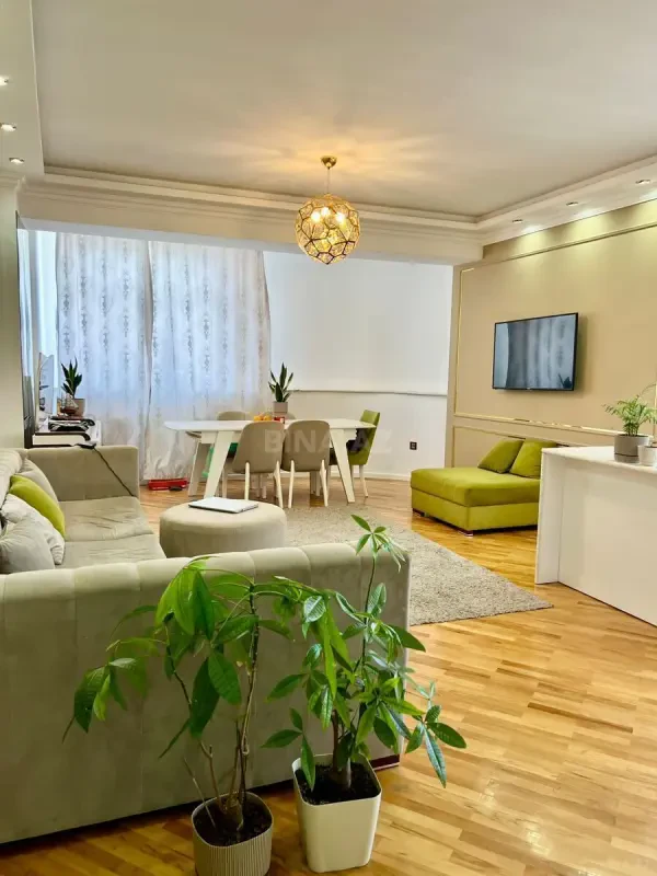 Satılır 3 otaqlı mənzil 101 m²
