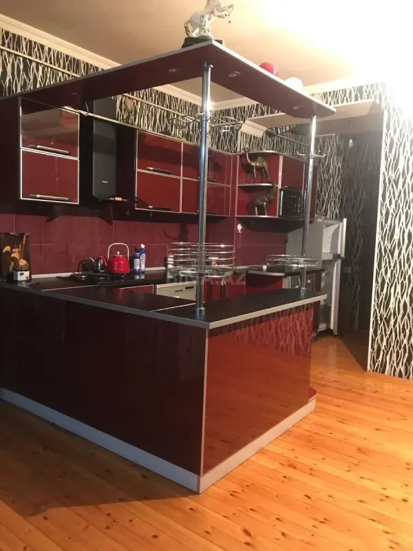 Kirayə verilir 3 otaqlı mənzil 100 m²