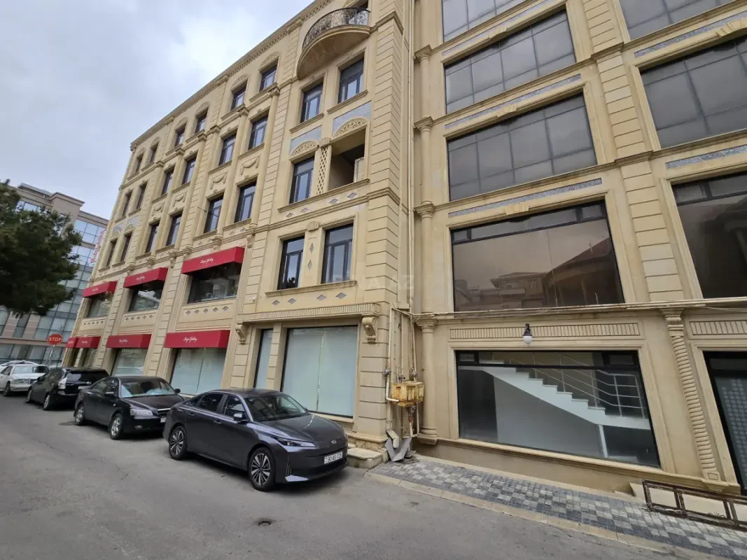 Kirayə verilir obyekt 2200 m²