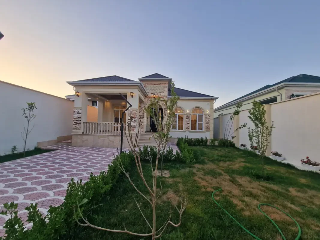 Satılır 4 otaqlı həyət evi 144 m²