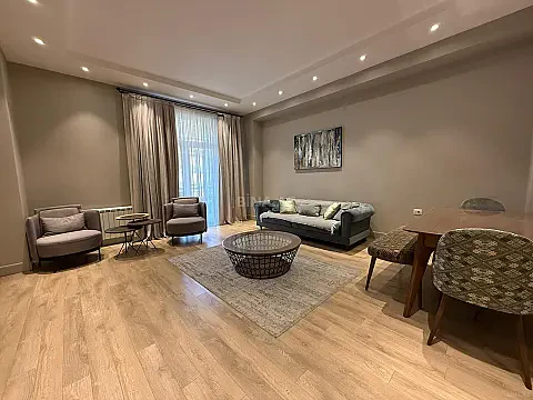 Kirayə verilir 3 otaqlı mənzil 160 m² — Bakı 3 otaq 160.00 m²