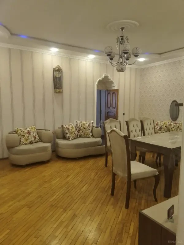 Kirayə verilir 2 otaqlı mənzil 70 m²