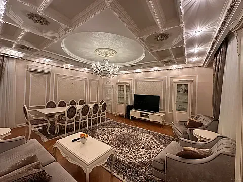 Satılır 3 otaqlı mənzil 135 m² — Bakı 3 otaq 135.00 m²
