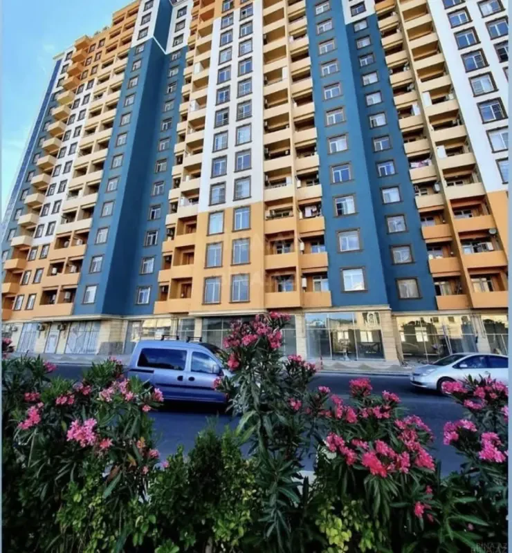 Satılır 4 otaqlı mənzil 82 m²
