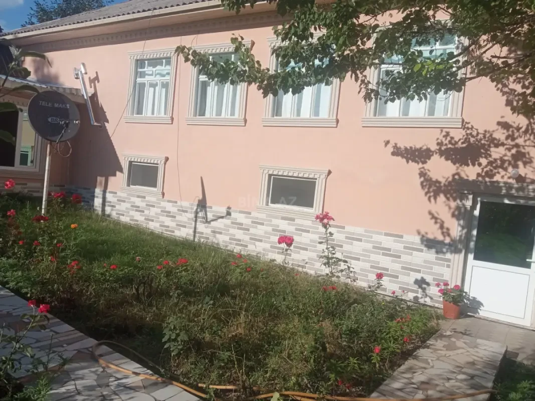 Kirayə verilir 4 otaqlı həyət evi 100 m²