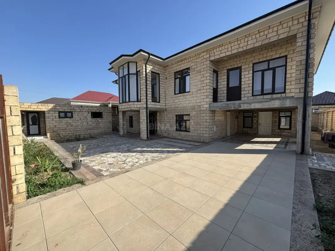 Satılır 7 otaqlı həyət evi 330 m²