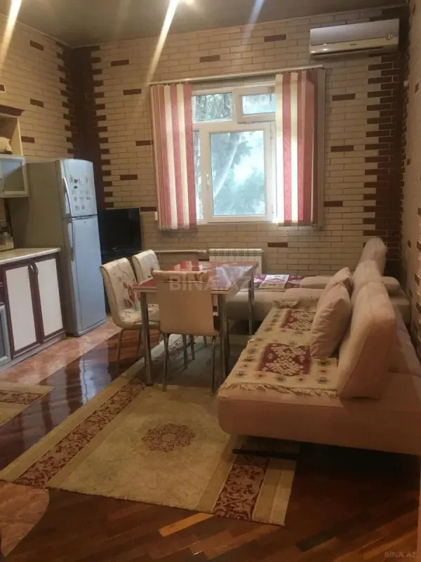 Kirayə verilir 2 otaqlı mənzil 66 m²