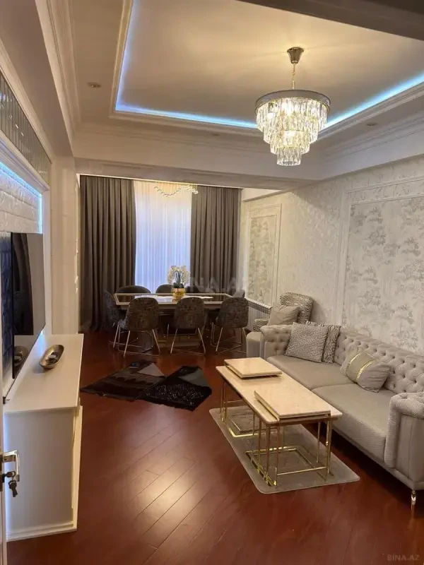 Kirayə verilir 3 otaqlı mənzil 118 m²