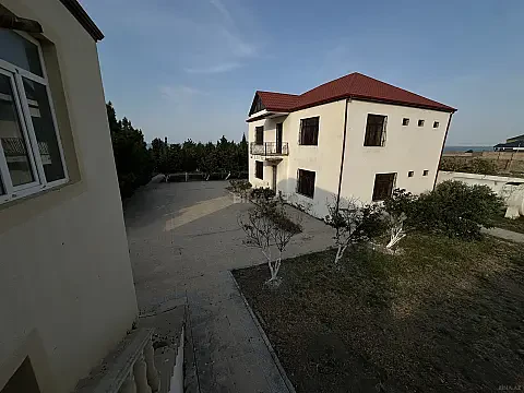 Satılır 6 otaqlı həyət evi 250 m² — Bakı 6 otaq 250.00 m²
