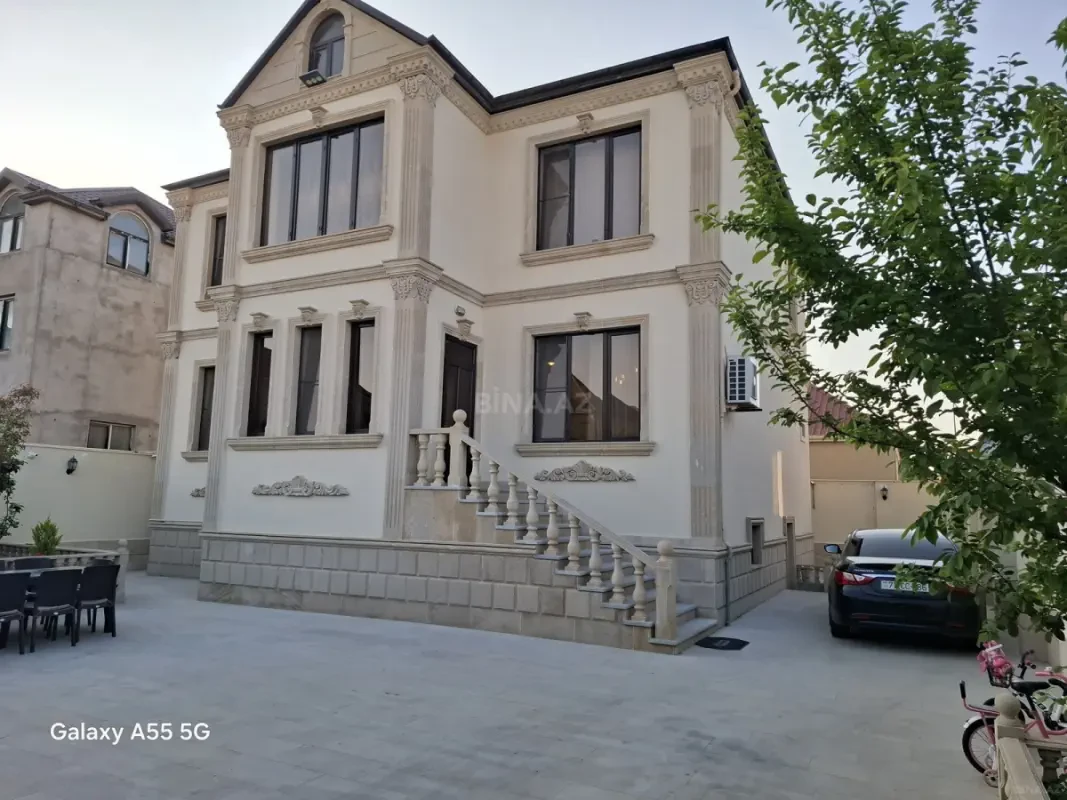 Satılır 6 otaqlı həyət evi 240 m²