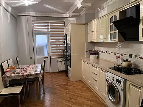 Satılır 4 otaqlı mənzil 153 m² — Bakı, İnşaatçılar 4 otaq 153.00 m²