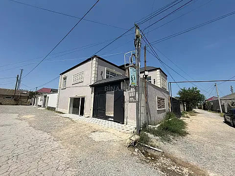 Satılır 4 otaqlı həyət evi 240 m² — Bakı 4 otaq 240.00 m²