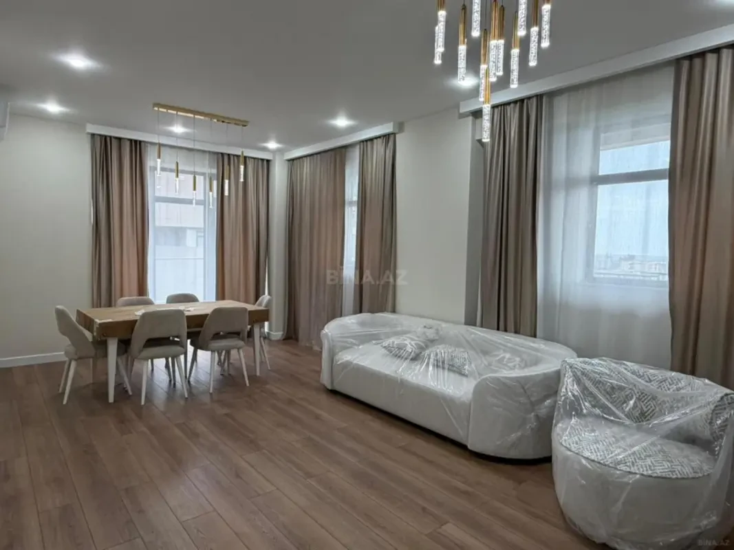 Kirayə verilir 3 otaqlı mənzil 148 m²